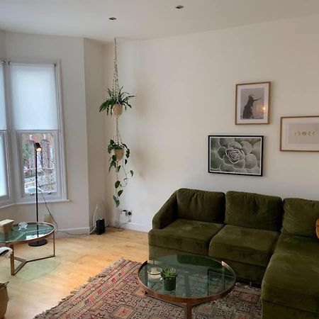 Lovely Spacious 1-Bedroom Flat In Tufnell Park Close To Central Лондон Екстер'єр фото