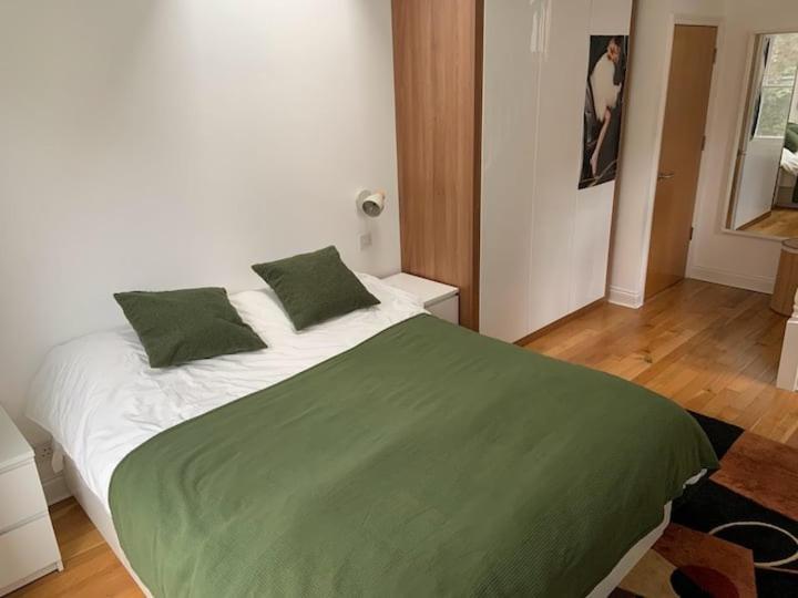 Lovely Spacious 1-Bedroom Flat In Tufnell Park Close To Central Лондон Екстер'єр фото
